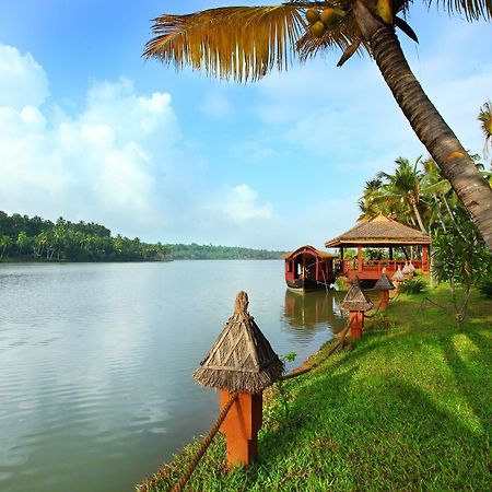 Fragrant Nature Backwater Resort & Ayurveda Spa Kollam Fasilitas foto