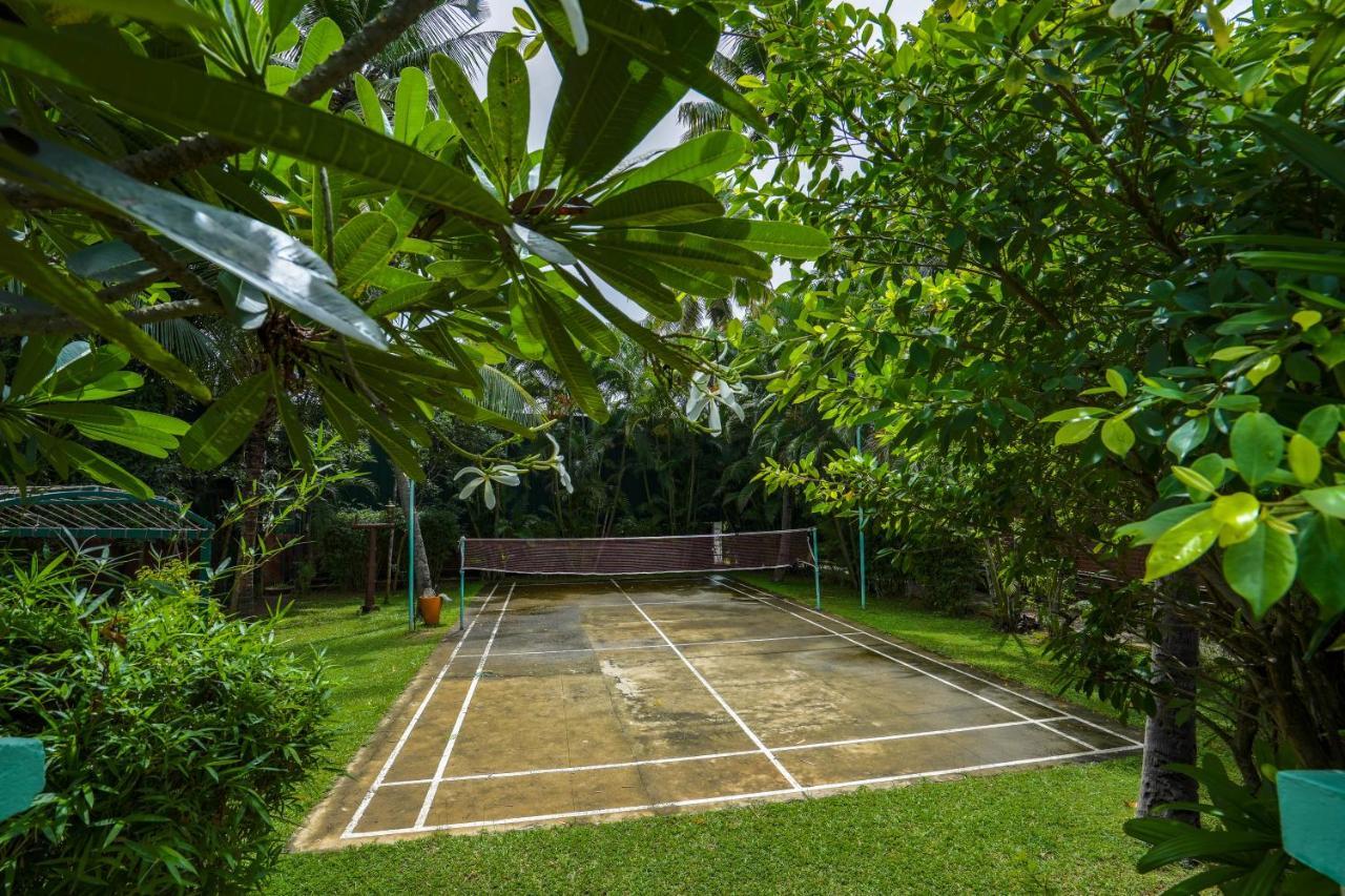 Fragrant Nature Backwater Resort & Ayurveda Spa Kollam Bagian luar foto