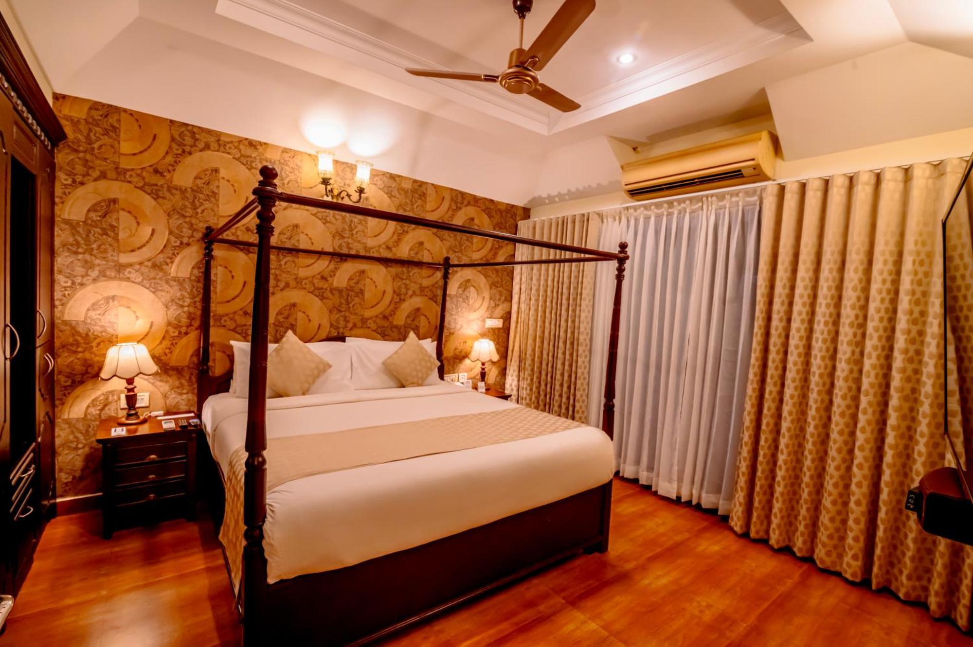 Fragrant Nature Backwater Resort & Ayurveda Spa Kollam Bagian luar foto