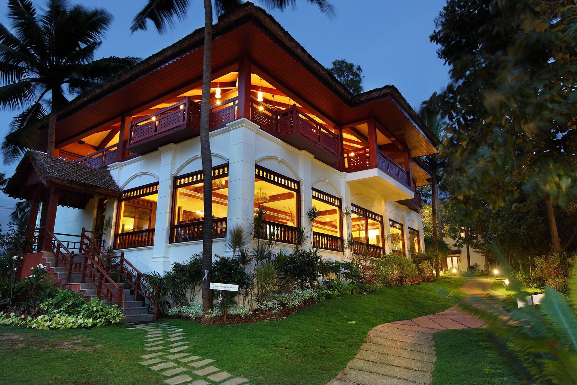 Fragrant Nature Backwater Resort & Ayurveda Spa Kollam Bagian luar foto